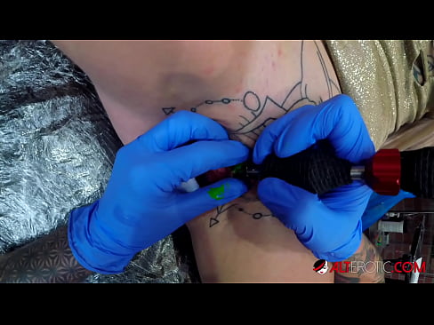 ❤️ Extreem getatoeëerde hottie Sully Savage kreeg een tatoeage op haar clitoris ❤️❌ Homemade porno at porn nl.kanalmoscow.ru ❤